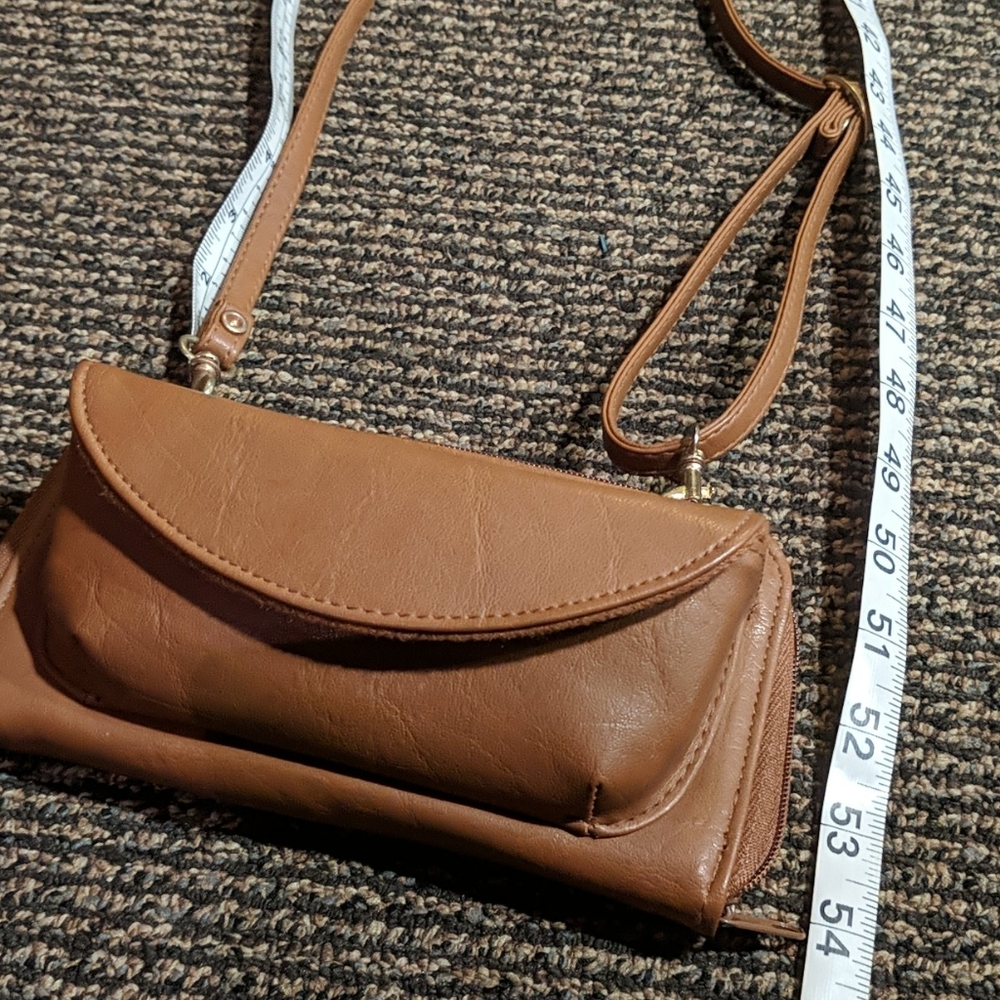 NWOT Kolton crossbody/glass case
